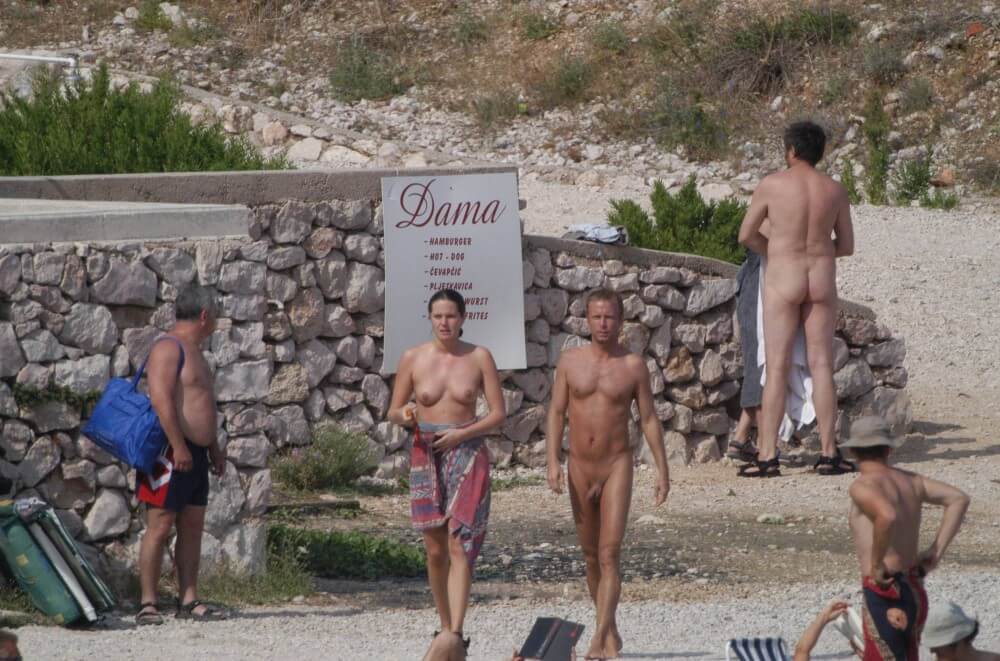 Baska Rock-Wall Path pics - Delegation of European Nudists