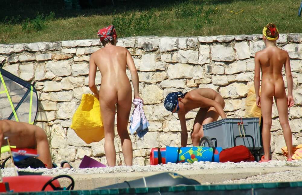 Sporty and Athletic Sands gallery - These movements promote an open attitude toward nudity without sexual connotations