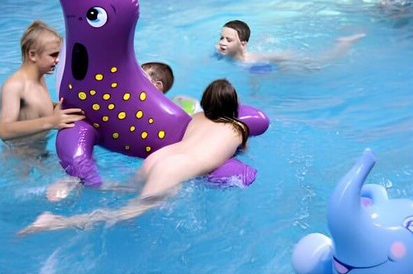 Indoor Waterside Day photo gallery - The practice of naturism fosters inner harmony