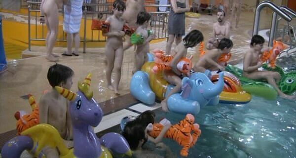 Indoor water runners 1 Full HD video - Nudism teaches us to appreciate the present moment