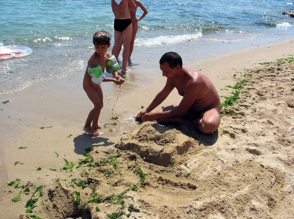 Bulgarian Sandy Paint Over - Nature provides inspiration and energy for the practice of naturism and nudism