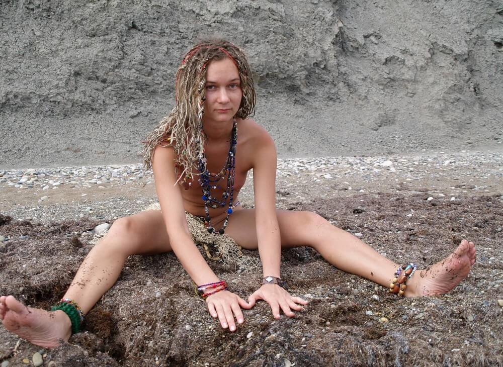Naturists Rocky Stream Pixie Girls photos - Nature provides the energy and strength for life, and well simply be naked