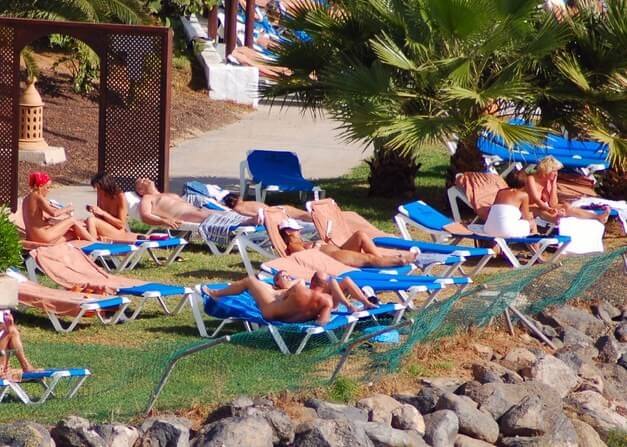 Enature - Les textiles - Naturism and nudism as a path to spiritual balance and inner peace