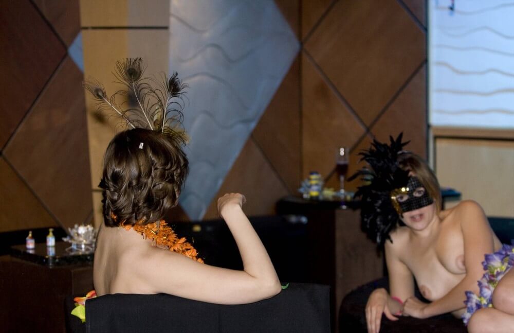 Masquerade Lounging photos - They value respect for nature and the fully naked body