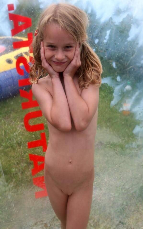 Outdoor nudist photography - The benefits of naturist vacations