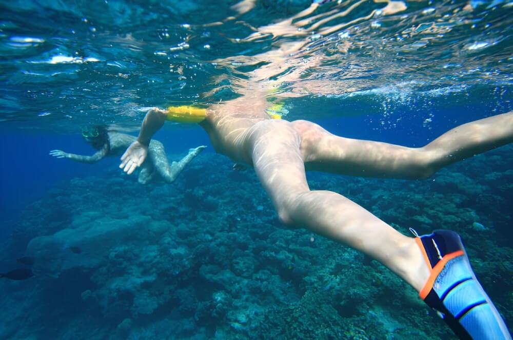 Nudism on the Red Sea photo gallery - Rejecting Swimsuits