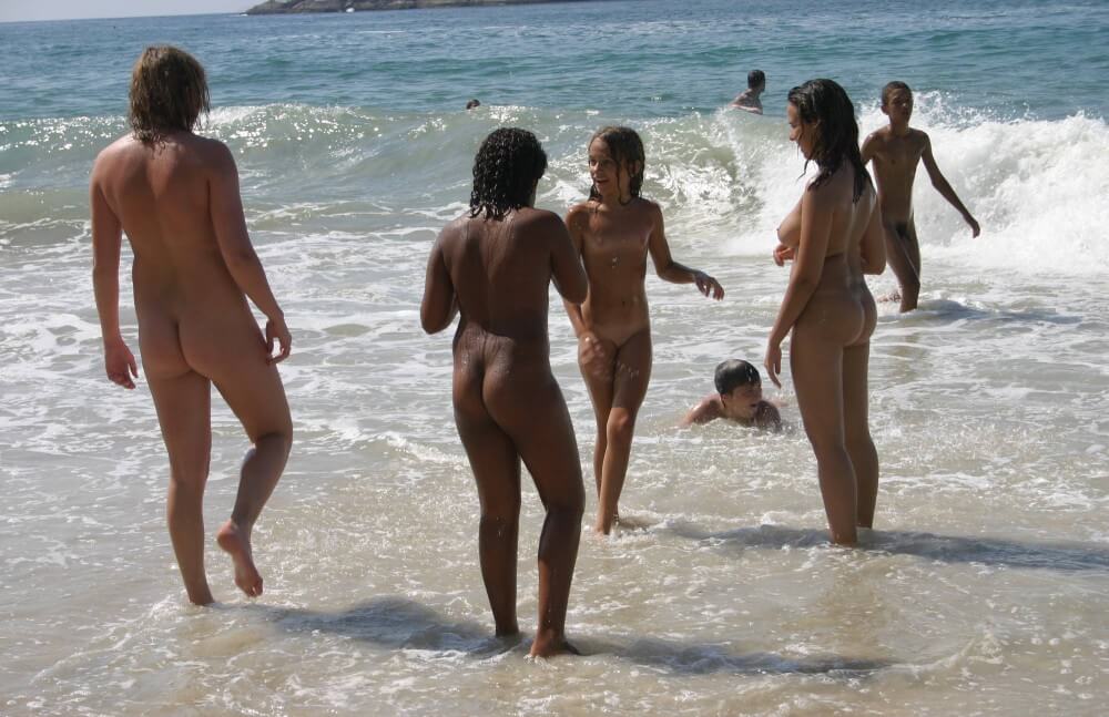 Brazils Water Refreshing pics - In naturism, sincerity and openness toward others are valued