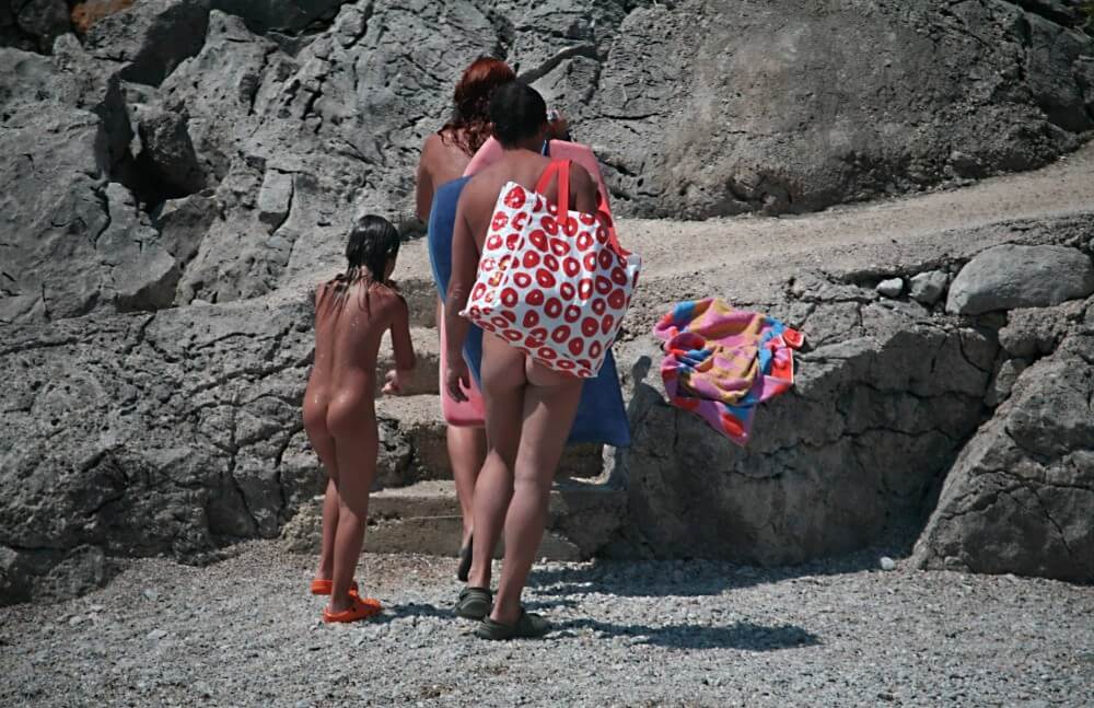 Calling To Go Home pics - Striving for tolerance and respect is the code of conduct among nudists