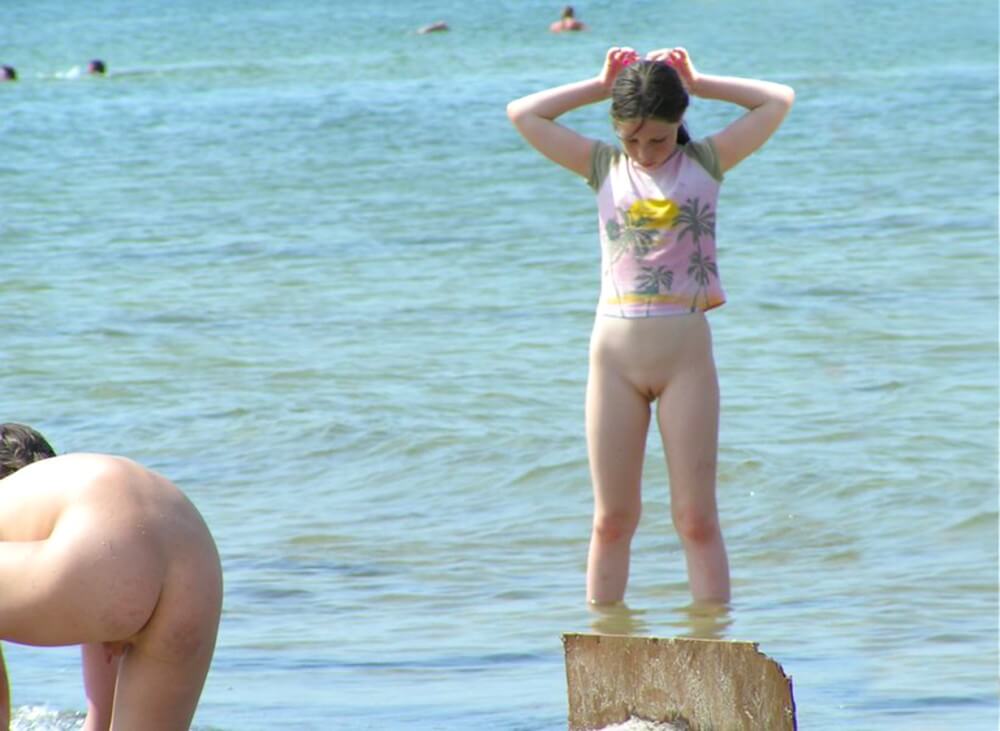 Crazy dirty girls - Joy and pleasure are part of the nudist experience