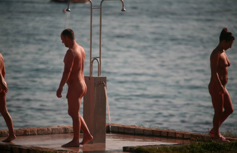 Naturist Shower at Dusk pics - What did you know about nudism