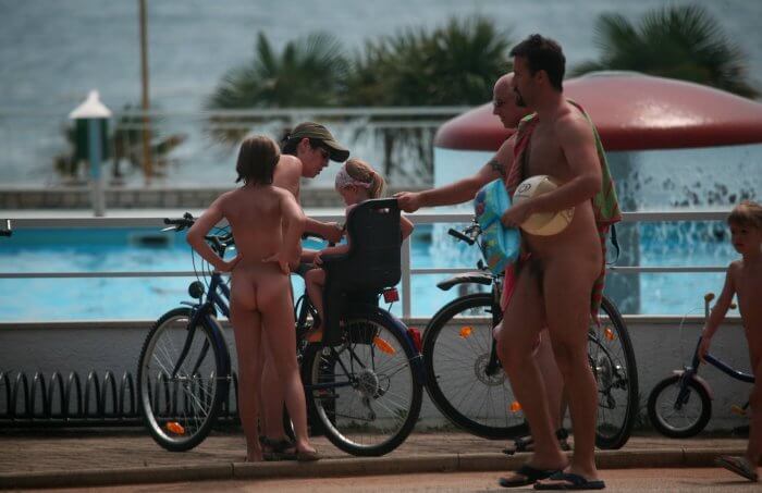Freedom on two wheels: how cycling and hiking enrich the lives of nudists - Nudism and naturism are a path to natural harmony and inner wholeness