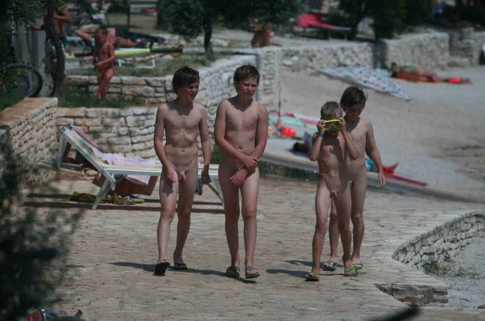Shore walking nude - Self-confidence helps naturists achieve their goals