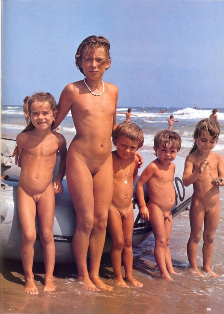 Jung und Frei Nr 2 - Nudism fosters trust and mutual understanding