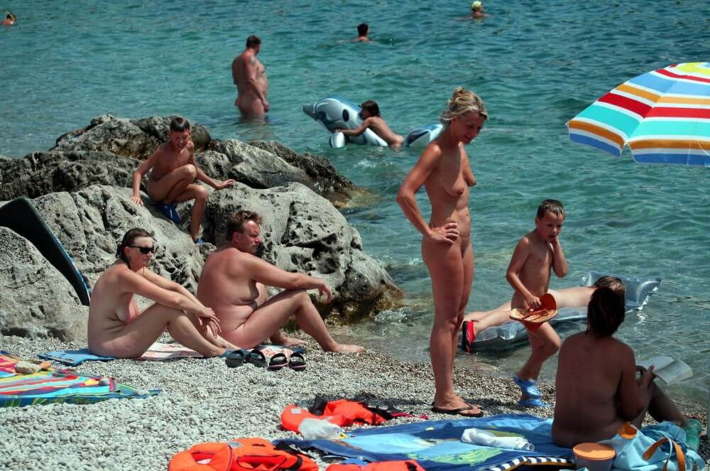 Rock Side Family Camping pics - One of the most striking examples of naturism