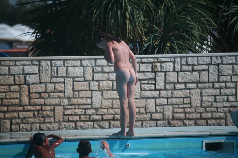Naturist Pool-Side Singles pics - The foundations of naturist philosophy