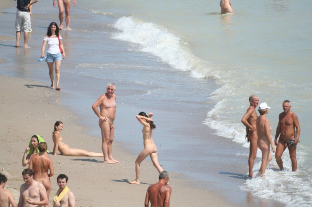 Costinesti Beach Groups pics - Nudism promotes personal freedom