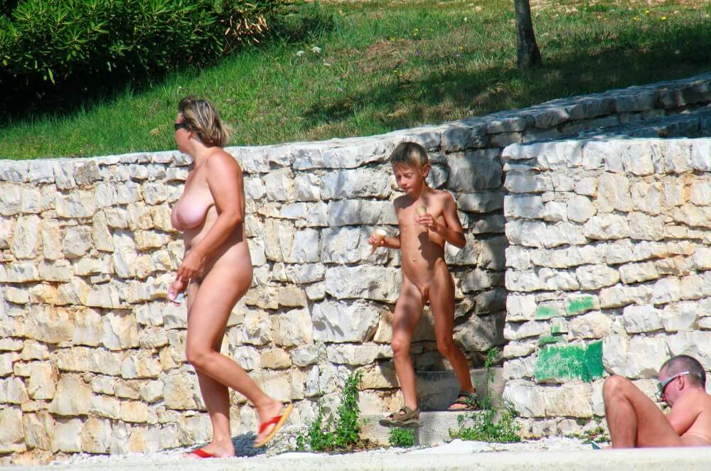 Ula FKK Wall-Side Families pics - People seek unity with nature through naturist practices