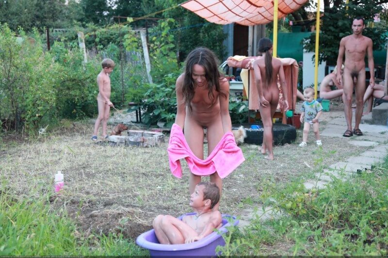 Green barrel of fun-grassy fields of gold photos - A nude person strives for inner harmony and peace of mind