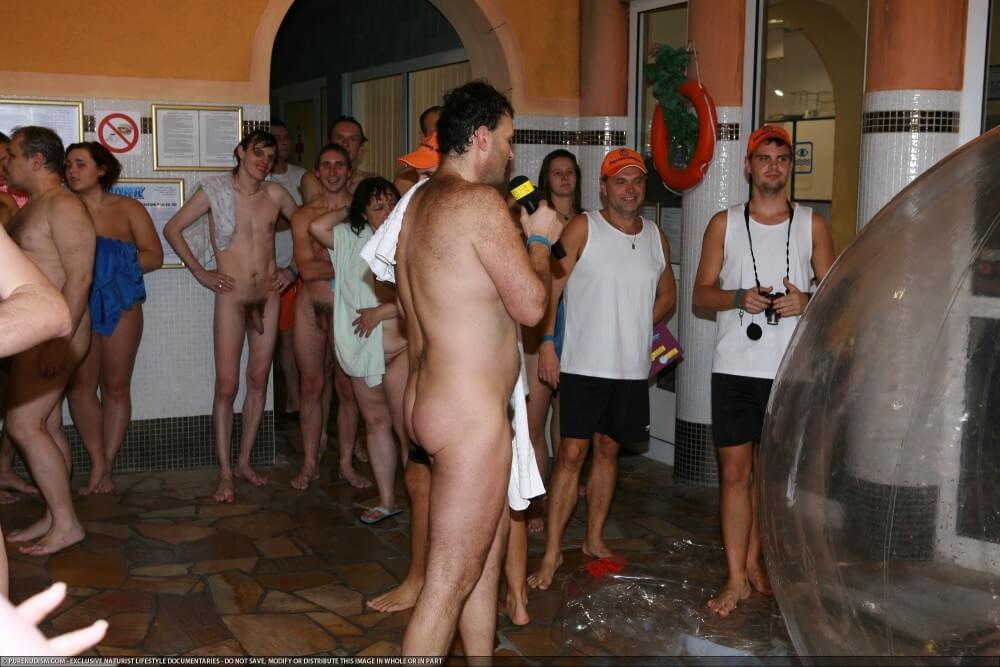 Naturism photo gallery # 56 - Self-confidence helps naturists achieve their goals