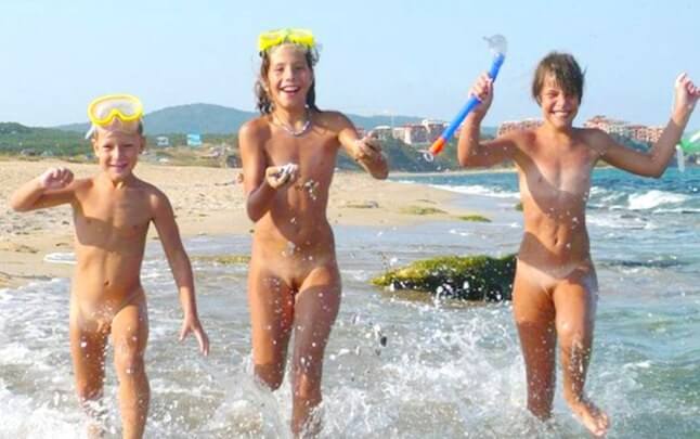 Naturism photo gallery # 27 - Travel and tours incorporating elements of the naturist lifestyle
