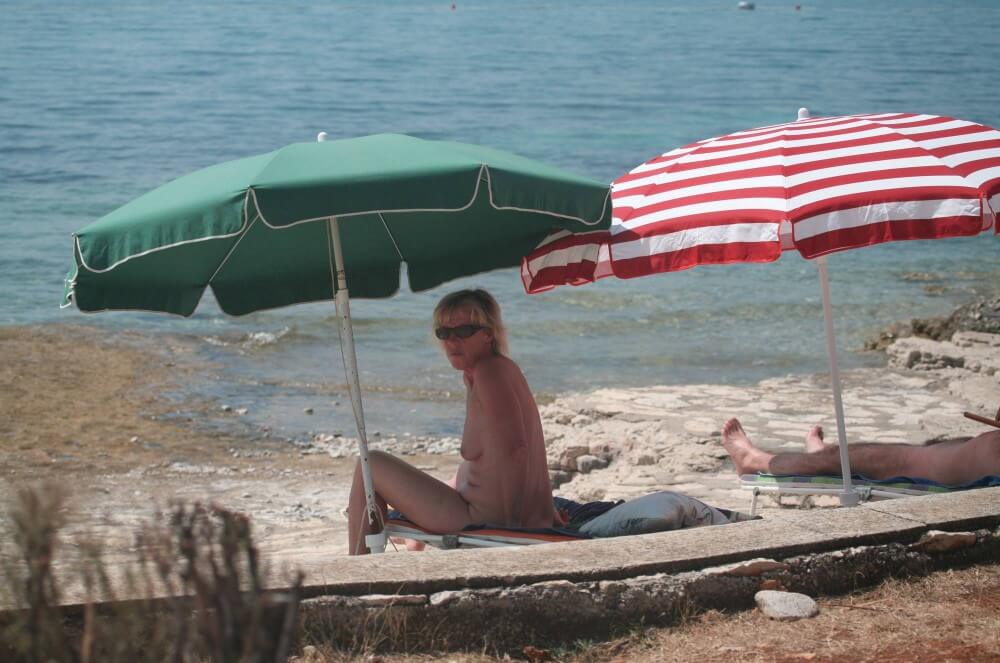 FKK Beachline Front pics - People who practice nudism also believe that everyone is equal, regardless of circumstances