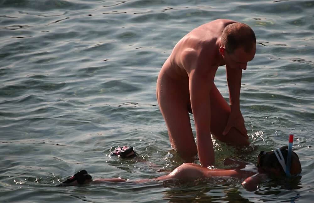 Father Floats His Daughter pics - Nudity helps one better understand oneself and ones feelings