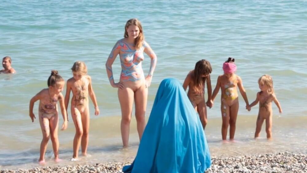 Neptune Day Full HD - Nudity helps one better understand oneself and the surrounding world