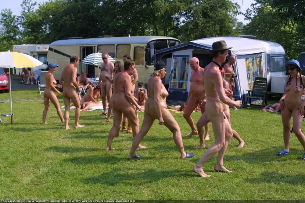 Naturism photo gallery # 53 - Nature and nudism are the best home for a person