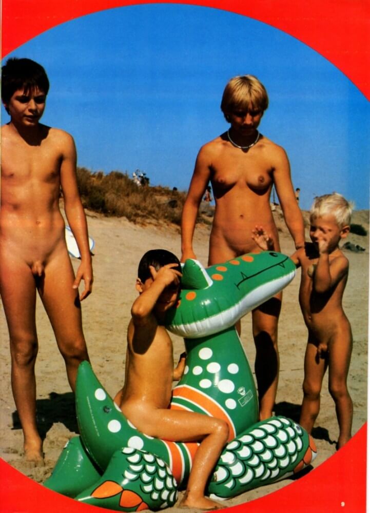 Jung und Frei Nr 15 - Nudity helps you understand yourself and the people around you better