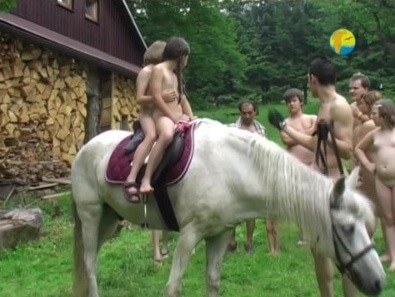 Naturist Freedom: In the Sun - Nudism knows no boundaries