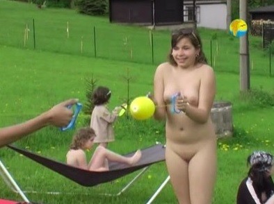 Naturist Freedom: Meadow - Nudism means fewer complexes