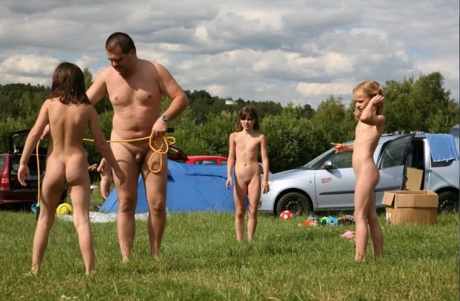Naturism photo gallery # 38 - Boundaries disappear in the world of naturism and nudism