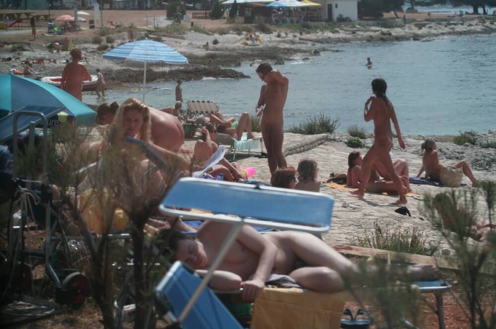 Nuda Beach Wide Outlook pics - Nudism is normal and fun