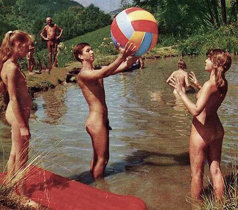 Vintage nudism photos - Nudism helps overcome complexes and fears