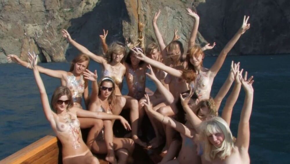 Nudist Girls Boat Cruise Full HD - Many naked men and women