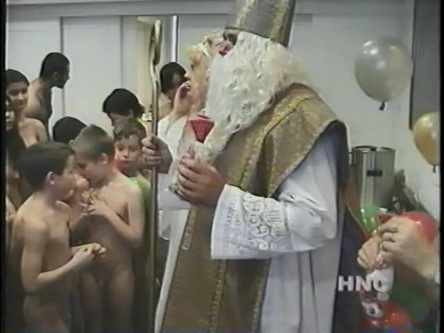 Helios Natura: Grandmas Christmas Party - Getting rid of clothes