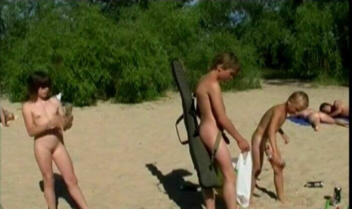 Enature video - Naked Shoot Out - Naturists live in harmony with nature