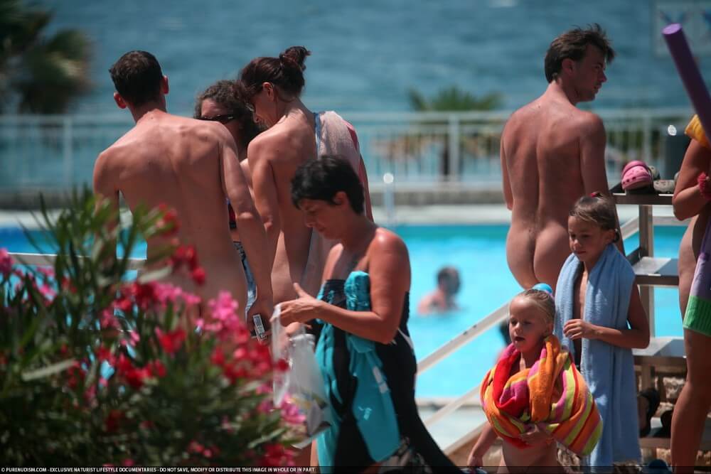 Naturism photo gallery # 66 - A Base for Naturist Recreation