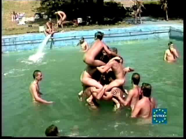 Helios Natura: Athletes of the Sun Eurovid - People who practice nudism also believe that everyone is equal, regardless of circumstances